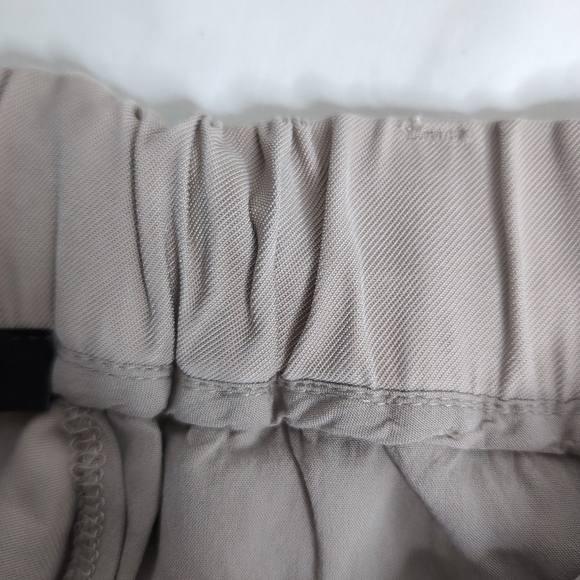 DYNAMITE Pleated Bermuda Boy Shorts, Size XS, classic stone beige - Picture 6 of 9